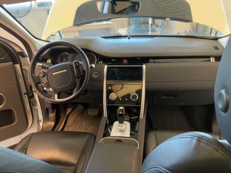 Land Rover Discovery Sport P300e Hybrid S AWD 2020 – снимка 17