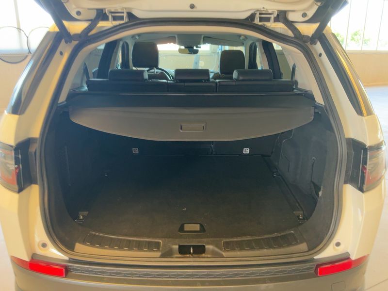 Land Rover Discovery Sport P300e Hybrid S AWD 2020 – снимка 15