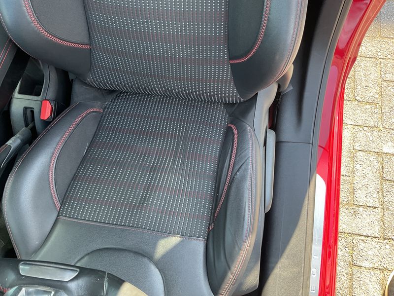 Peugeot 208 1.2 PureTech GT Line 2016 – снимка 24