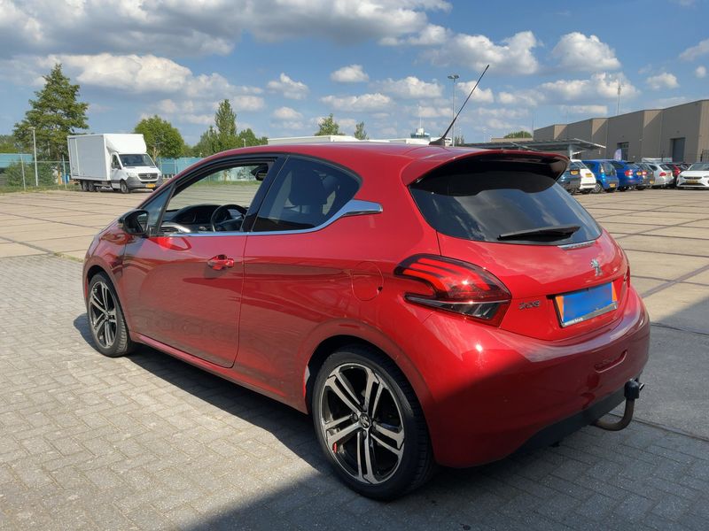 Peugeot 208 1.2 PureTech GT Line 2016 – снимка 6