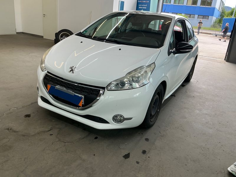Peugeot 208 1.4 VTi Active 2012 – снимка 1