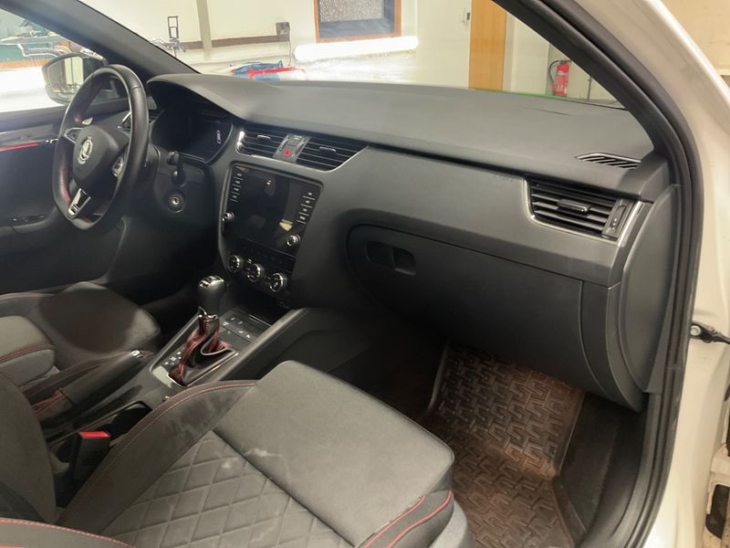 Skoda Octavia 2.0 TSI RS 245 2019 – снимка 33