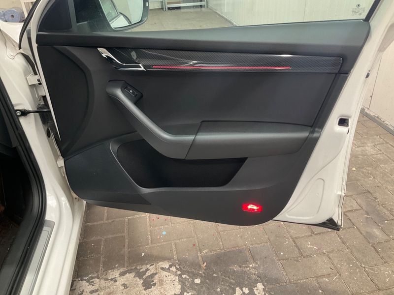 Skoda Octavia 2.0 TSI RS 245 2019 – снимка 43