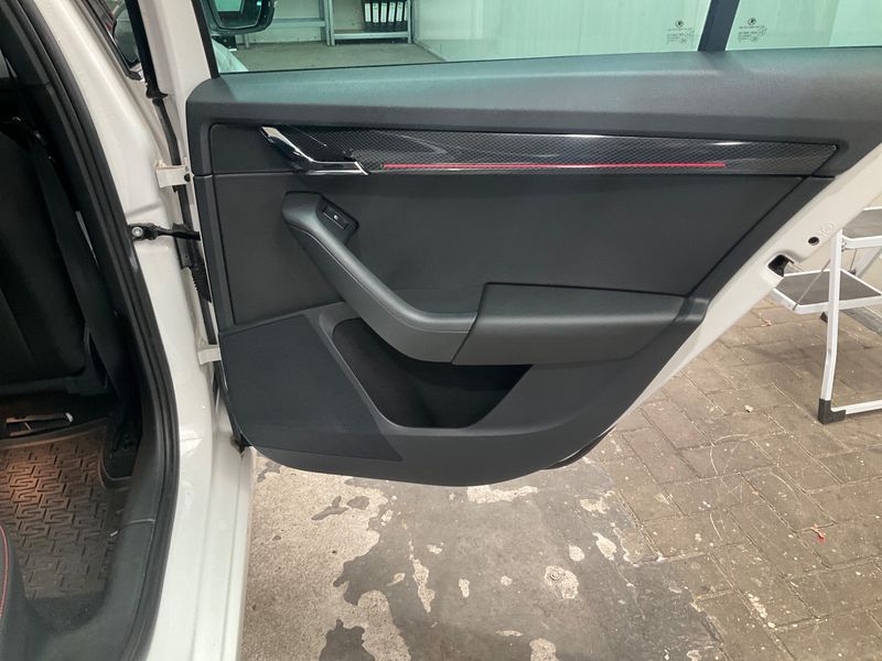 Skoda Octavia 2.0 TSI RS 245 2019 – снимка 40
