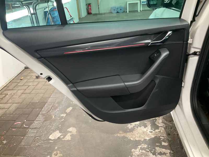 Skoda Octavia 2.0 TSI RS 245 2019 – снимка 37