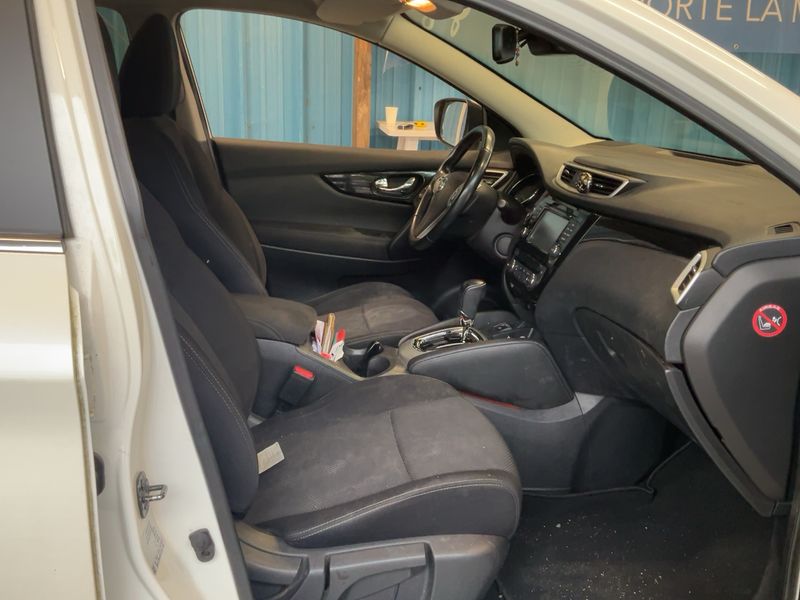 Nissan Qashqai 1.6 dCi Connect Edition 2015 – снимка 16