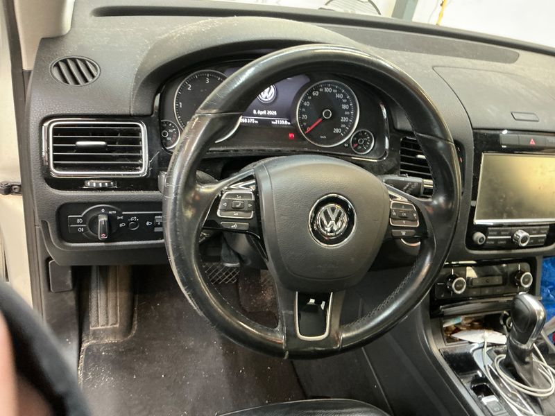 Volkswagen Touareg 3.0 V6 TDI BlueMotion Tech 2013 – снимка 38