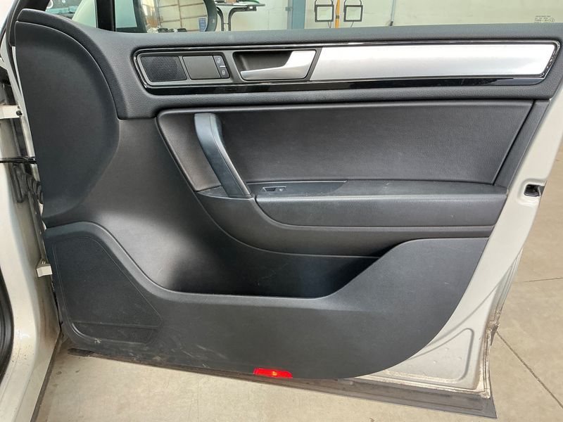 Volkswagen Touareg 3.0 V6 TDI BlueMotion Tech 2013 – снимка 26