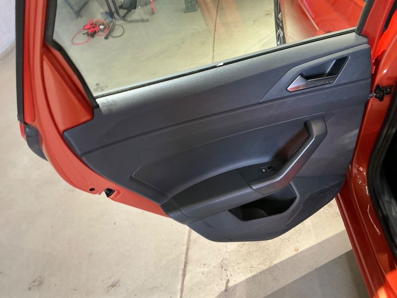 Volkswagen Polo 1.0 TSI Highline 2018 – снимка 27