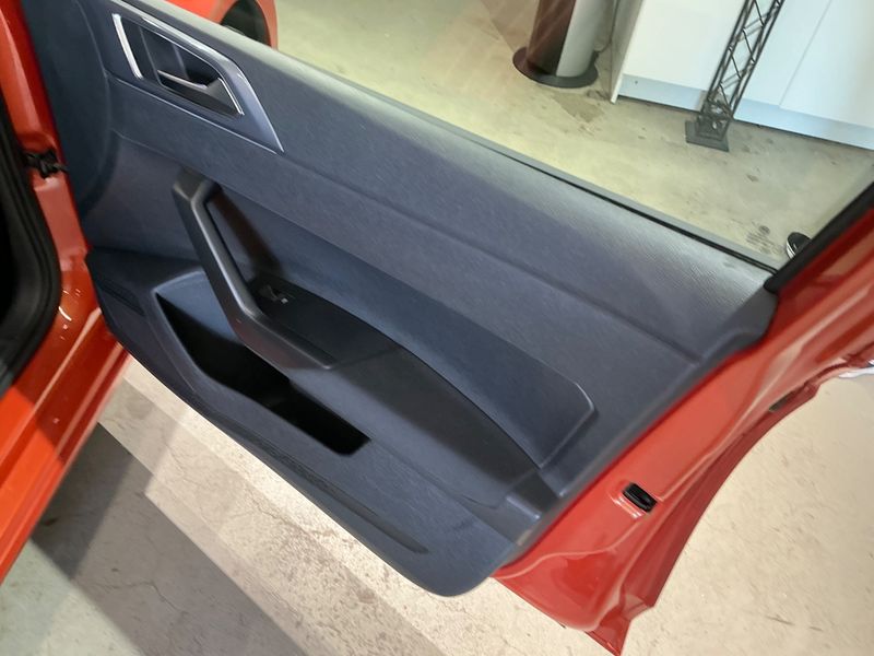 Volkswagen Polo 1.0 TSI Highline 2018 – снимка 24