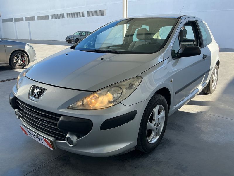 Peugeot 307 1.6 HDi Tendance 2006 – снимка 1