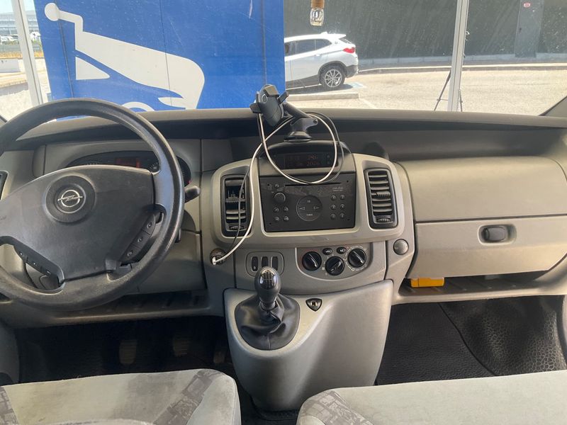 Opel Vivaro 1.9 CDTI Kombi L1H1 2,7t 2005 – снимка 17
