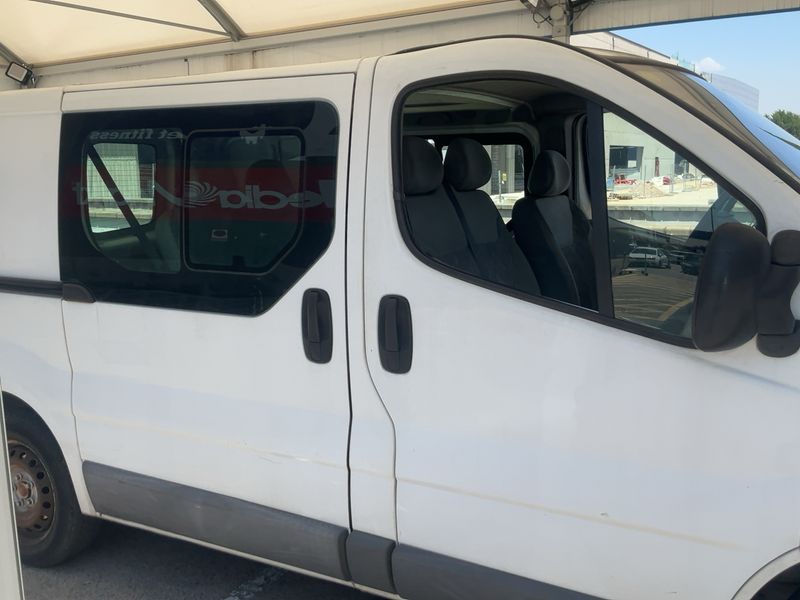 Opel Vivaro 1.9 CDTI Kombi L1H1 2,7t 2005 – снимка 10