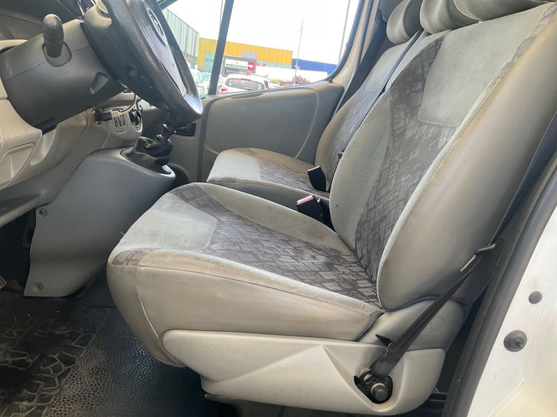 Opel Vivaro 1.9 CDTI Kombi L1H1 2,7t 2005 – снимка 41