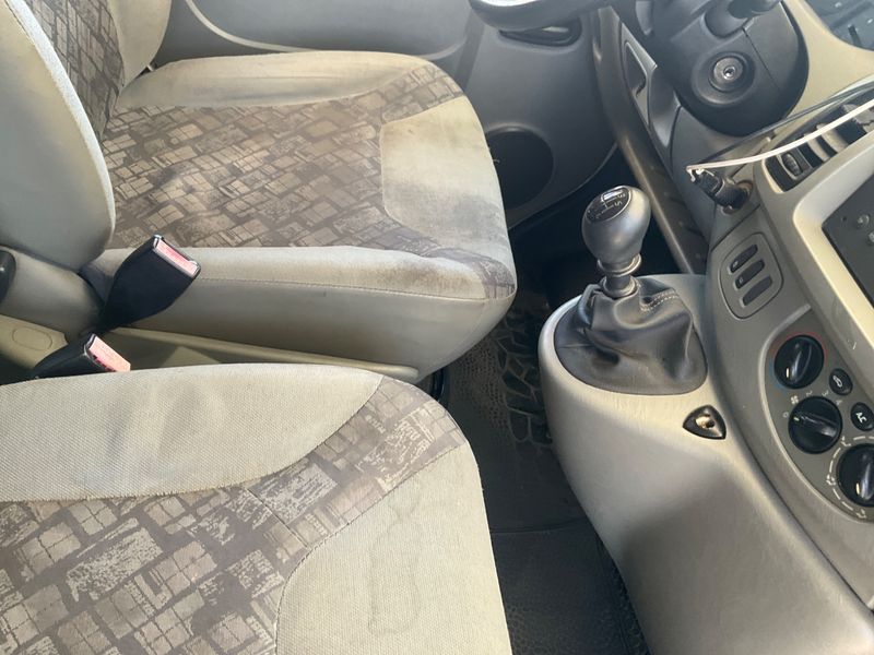 Opel Vivaro 1.9 CDTI Kombi L1H1 2,7t 2005 – снимка 35