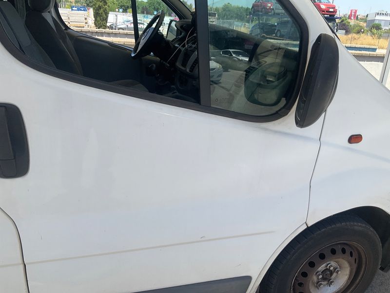 Opel Vivaro 1.9 CDTI Kombi L1H1 2,7t 2005 – снимка 25