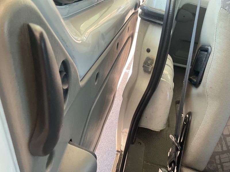 Opel Vivaro 1.9 CDTI Kombi L1H1 2,7t 2005 – снимка 32