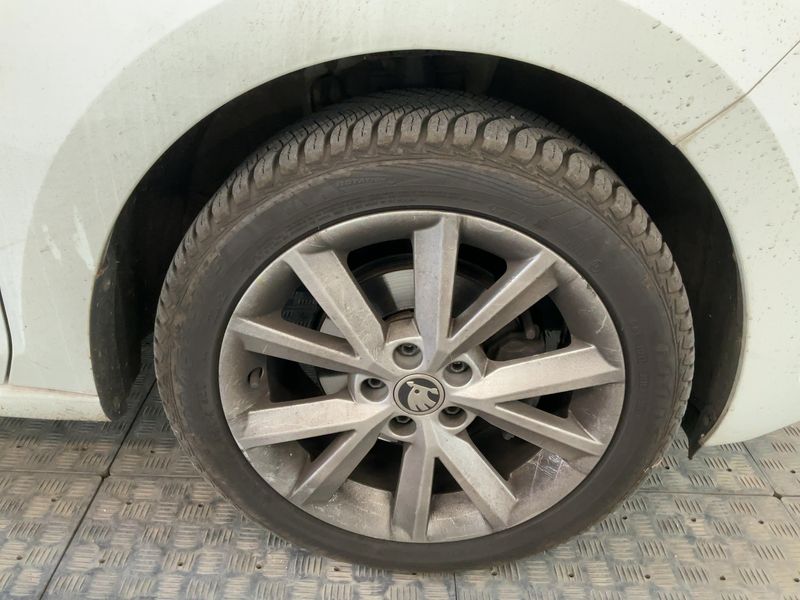 Skoda Rapid Spaceback 1.0 TSI Clever 2018 – снимка 11