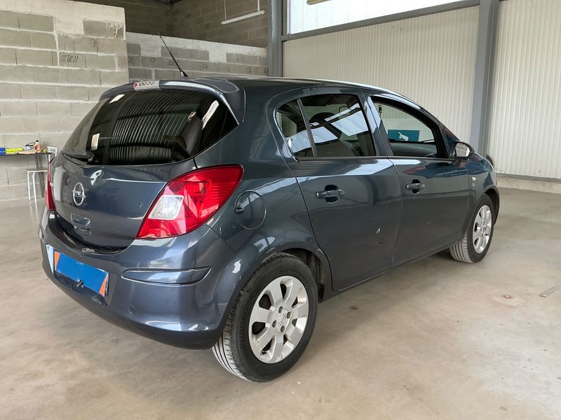 Opel Corsa 1.2 Edition "111 Jahre" 2010 – снимка 2