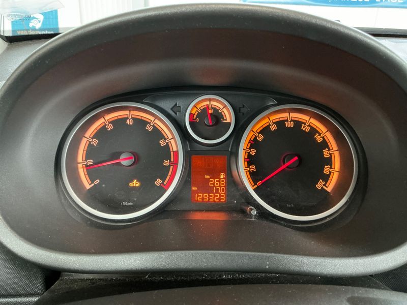 Opel Corsa 1.2 Edition "111 Jahre" 2010 – снимка 4