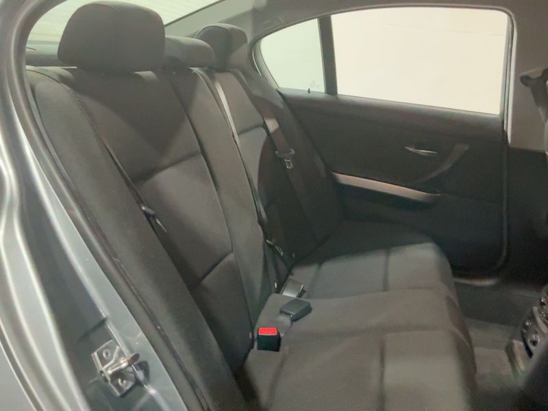 BMW 3er 320d 2009 – снимка 14