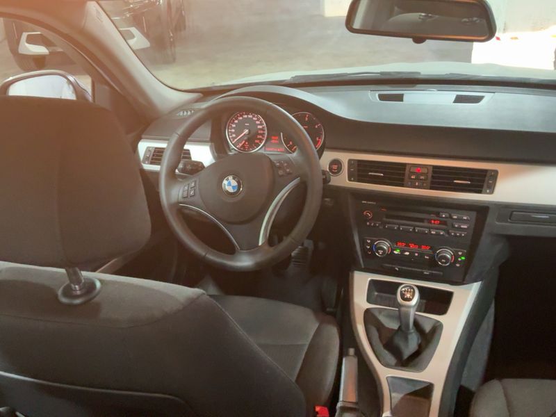 BMW 3er 320d 2009 – снимка 12