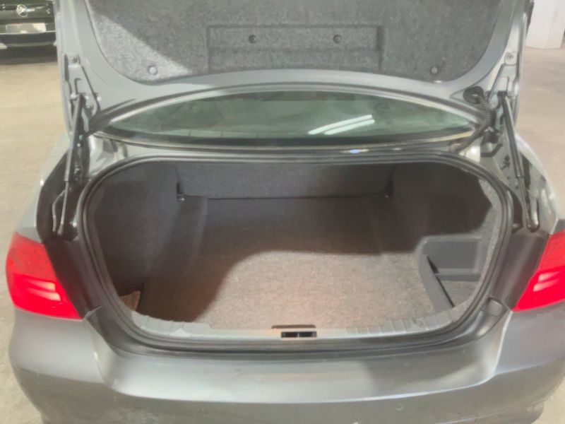 BMW 3er 320d 2009 – снимка 10