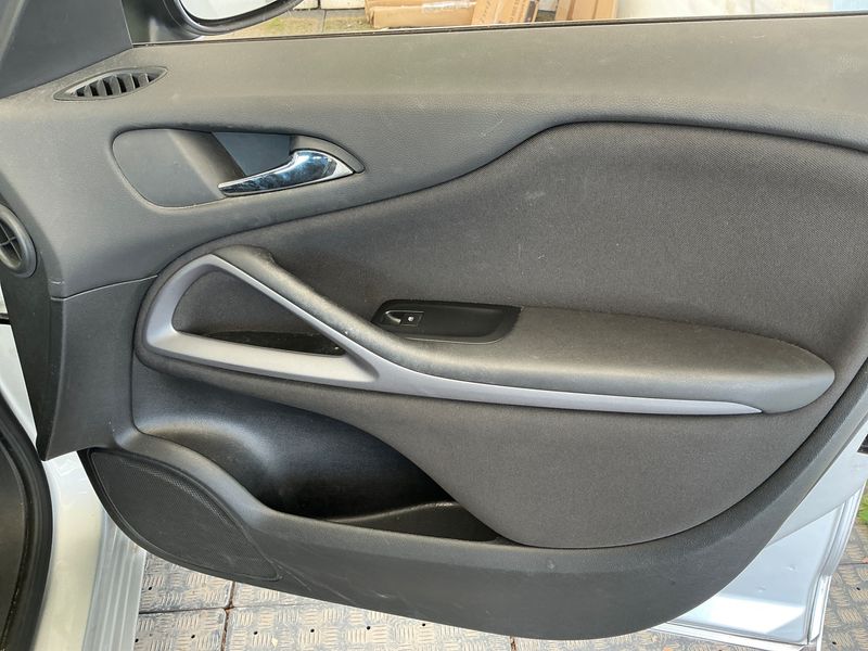 Opel Zafira Tourer 1.4 Turbo LPG Selection 2016 – снимка 34