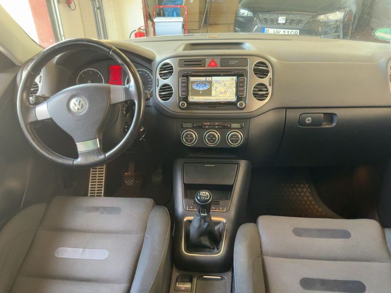 Volkswagen Tiguan 2.0 TDI Sport & Style 4Motion 2008 – снимка 17