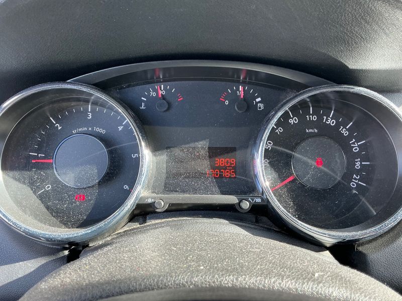 Peugeot 5008 1.6 HDi Premium 2011 – снимка 18