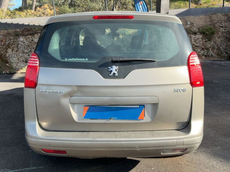 Peugeot 5008 1.6 HDi Premium 2011 – снимка 7