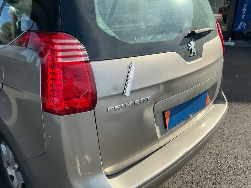 Peugeot 5008 1.6 HDi Premium 2011 – снимка 38