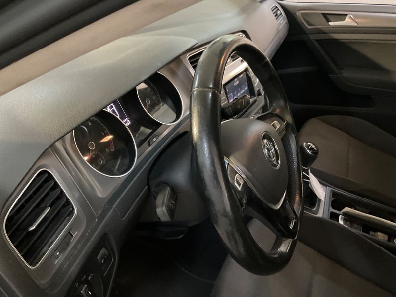 Volkswagen Golf VII 1.6 TDI Business BlueMotion Tech 2014 – снимка 30
