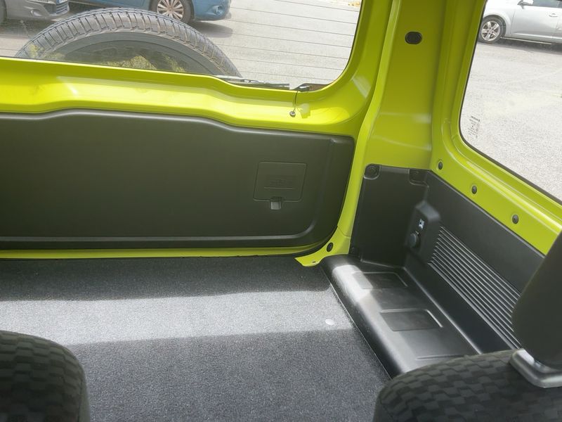 Suzuki Jimny 1.5 Comfort Allgrip NFZ 2022 – снимка 19
