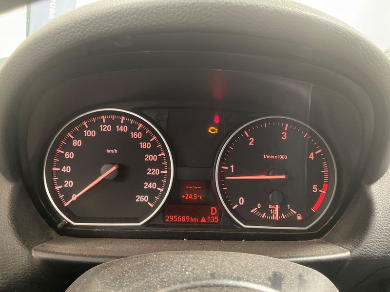 BMW 1er 120d Luxe 2008 – снимка 4