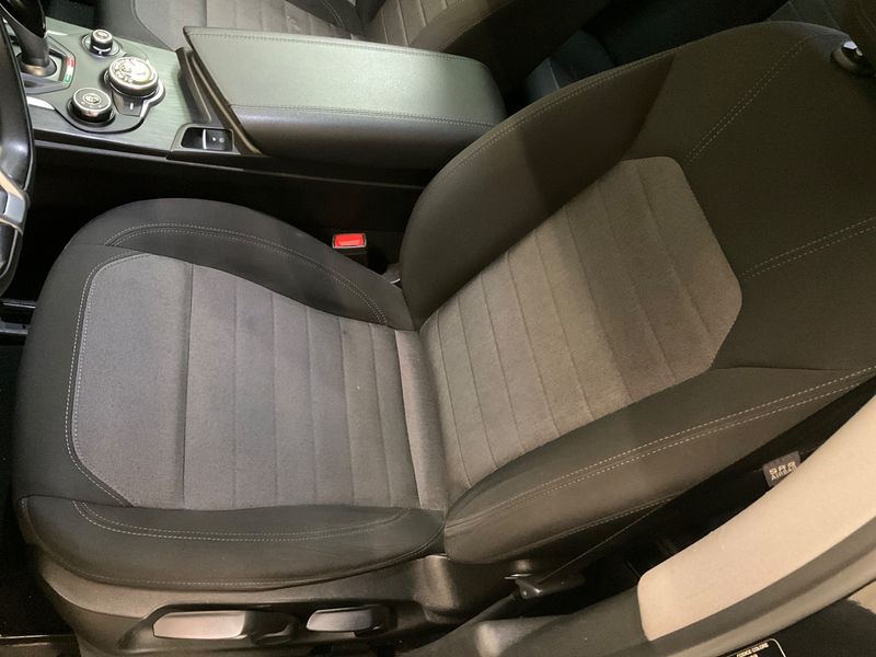 Alfa Romeo Stelvio 2.2 JTDM Business Q4 2018 – снимка 22