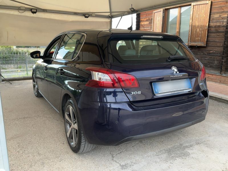 Peugeot 308 1.6 Blue-HDi Allure 2016 – снимка на щета