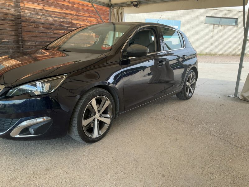Peugeot 308 1.6 Blue-HDi Allure 2016 – снимка на щета