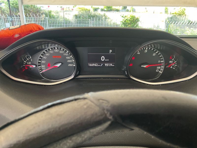 Peugeot 308 1.6 Blue-HDi Allure 2016 – снимка 13