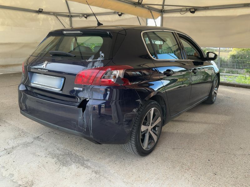 Peugeot 308 1.6 Blue-HDi Allure 2016 – снимка на щета