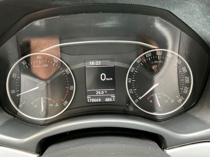 Skoda Octavia 1.4 TSI Ambiente 2011 – снимка 4