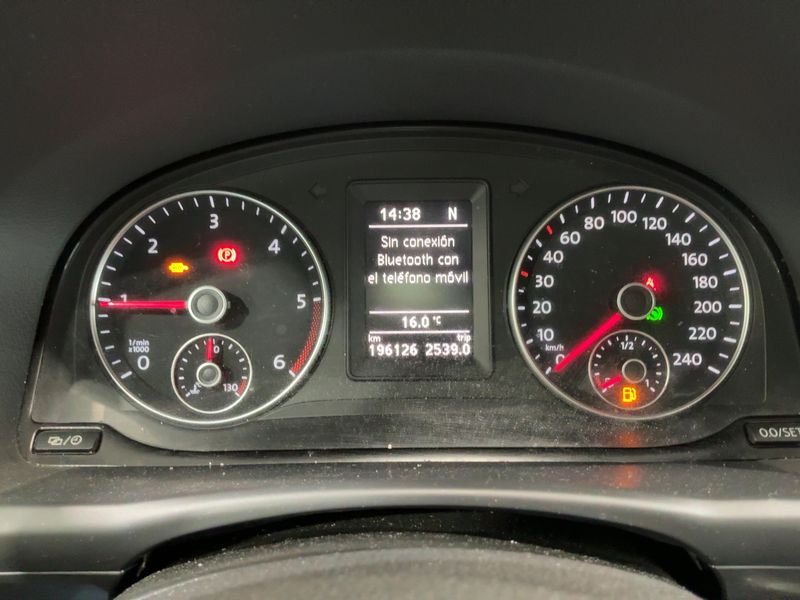 Volkswagen Touran 2.0 TDI Advance 2014 – снимка 13