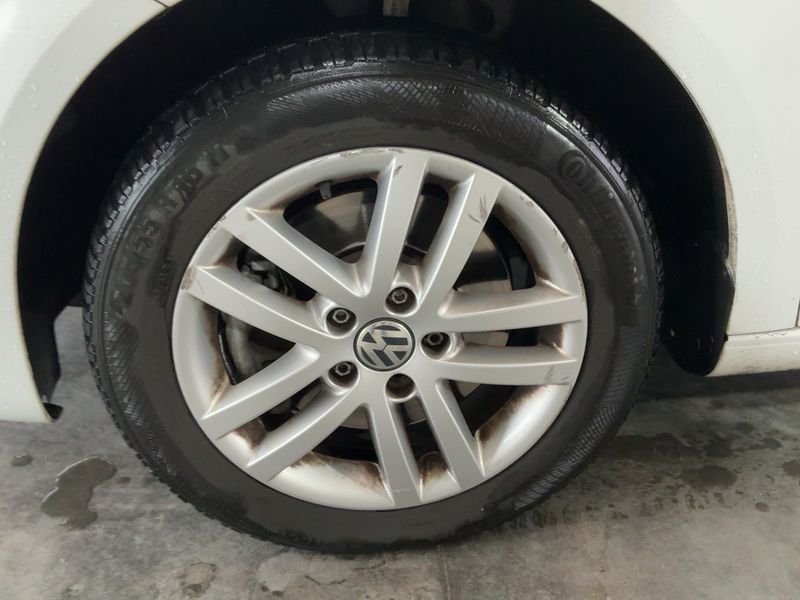 Volkswagen Touran 2.0 TDI Advance 2014 – снимка 17