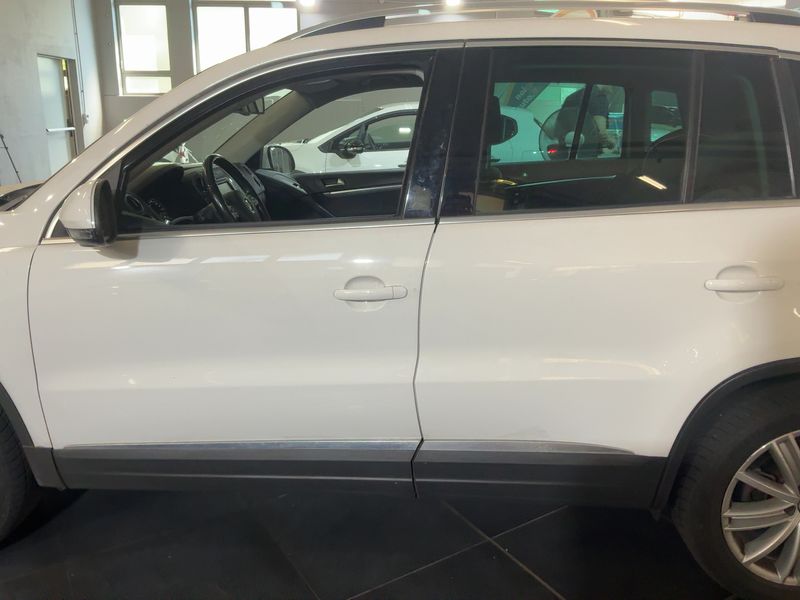 Volkswagen Tiguan 2.0 TDI Sport & Style 4Motion 2012 – снимка на щета