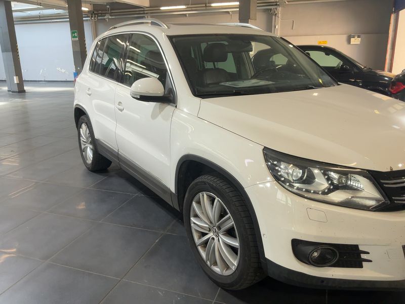 Volkswagen Tiguan 2.0 TDI Sport & Style 4Motion 2012 – снимка на щета