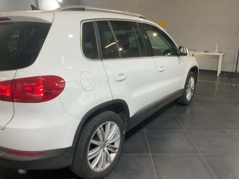 Volkswagen Tiguan 2.0 TDI Sport & Style 4Motion 2012 – снимка на щета