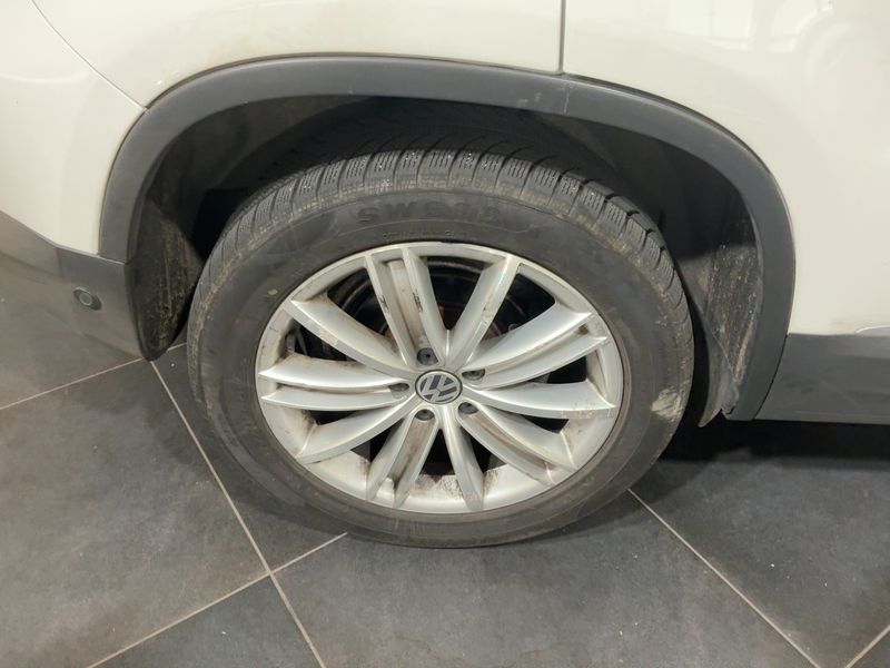 Volkswagen Tiguan 2.0 TDI Sport & Style 4Motion 2012 – снимка на щета