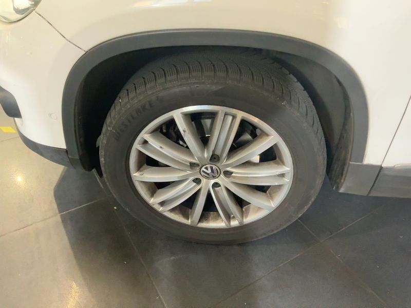 Volkswagen Tiguan 2.0 TDI Sport & Style 4Motion 2012 – снимка на щета
