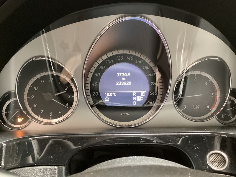 Mercedes-Benz E-Klasse E 250 CDI BlueEfficiency Avantgarde 2011 – снимка 18