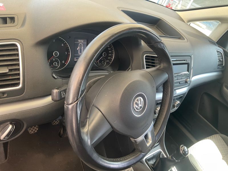Volkswagen Sharan 2.0 TDI Edition BlueMotion Tech 2013 – снимка 39